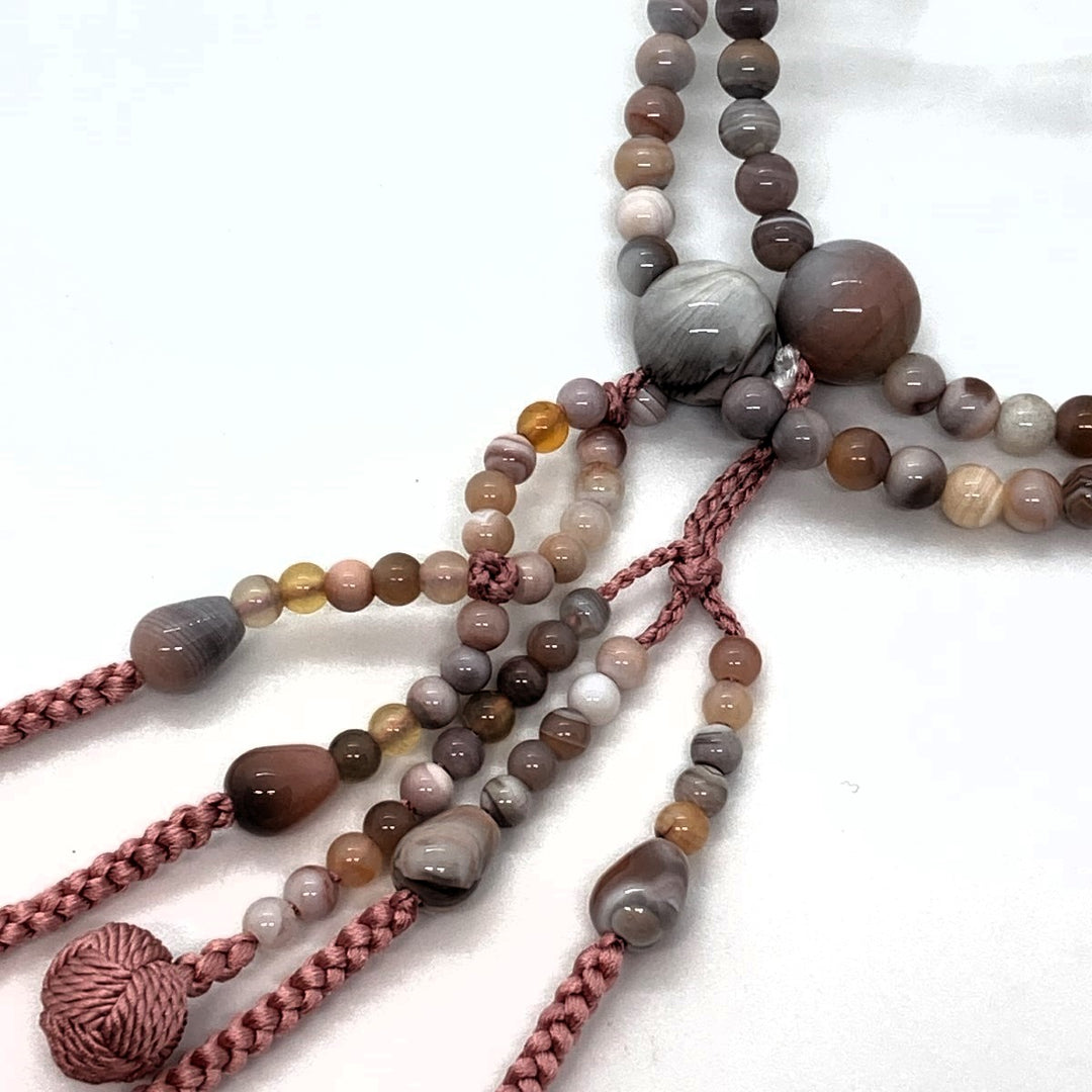 身延山 紫雲堂】珠数 日蓮宗 ピンク印度瑪瑙 八寸丸玉 共仕立 房色珊瑚色