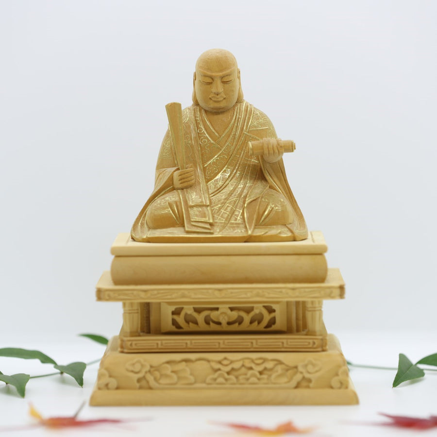 日蓮聖人像 – 紫雲堂