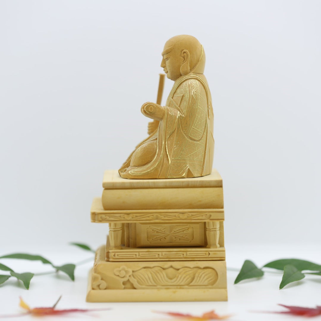 【セール延長・新品】 日蓮聖人　金泥　上彫　総高さ約23.5㎝　楠　日蓮宗 butuzo-ho035-1.jpg